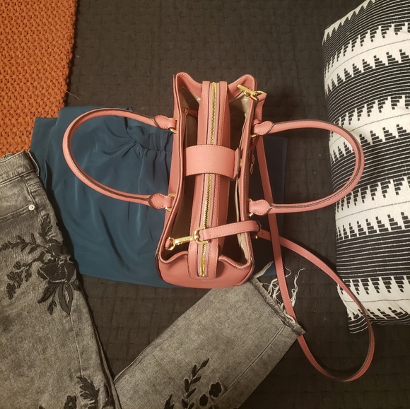 💋SOLD💋 Tulip Michael Kors Large Satchel - Picture 6 of 16